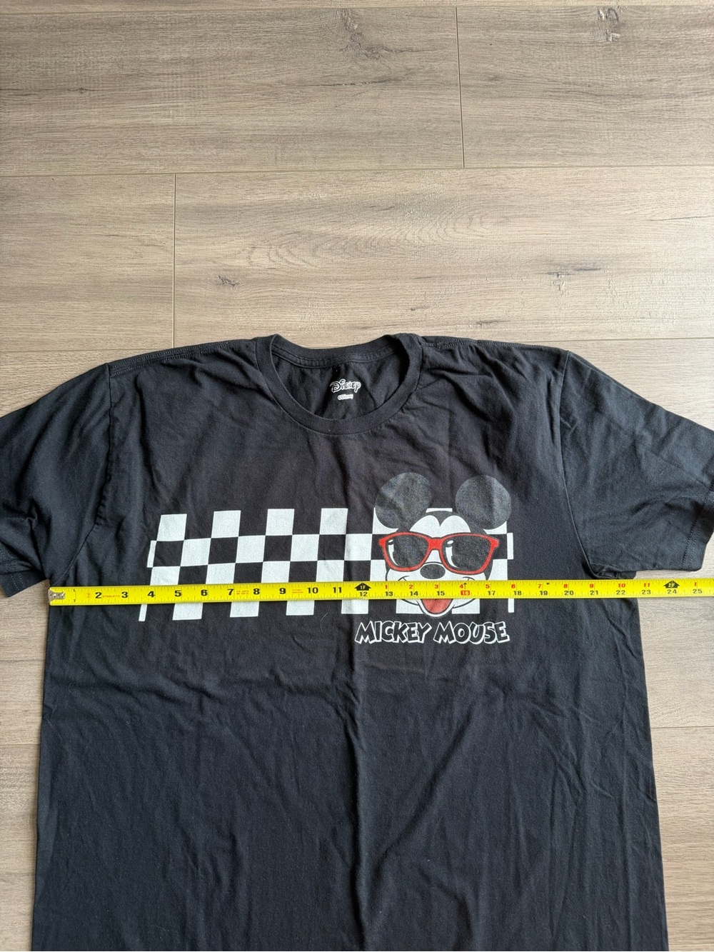 Disney Mickey Mouse Checkered Flag 🏁 t-shirt - size XL - Picture 3 of 4